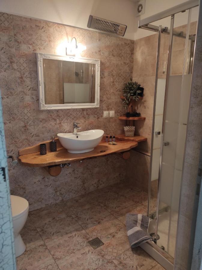 Apartment Orange Garden Loft Kala Nera
