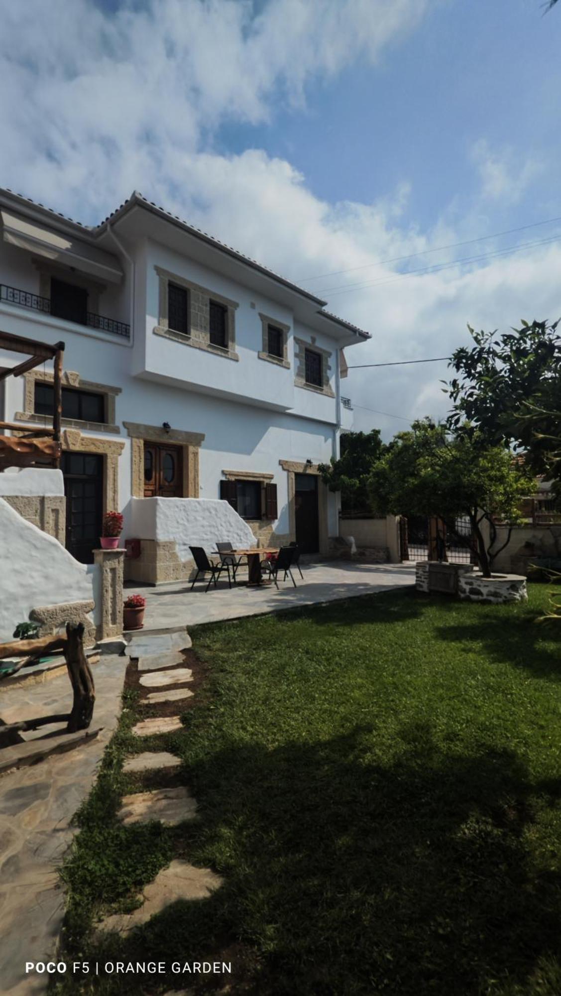 Orange Garden Loft Kala Nera